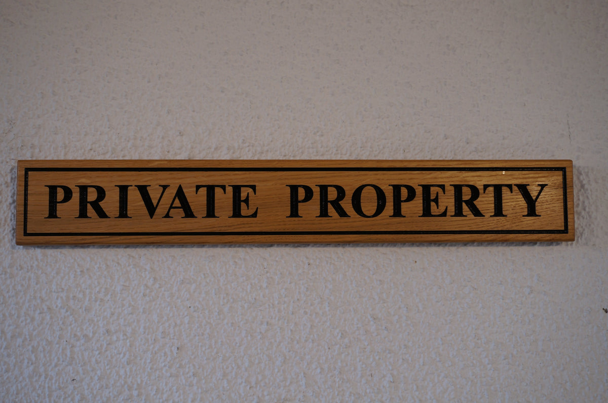 Solid Oak Estate Gate Sign. (L 52cm : H 7.7cm : D 2.5cm..)
