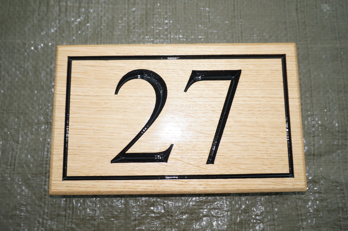 Solid Oak Number Sign (L 21.5cm : H 13cm : D 2.5cm.)