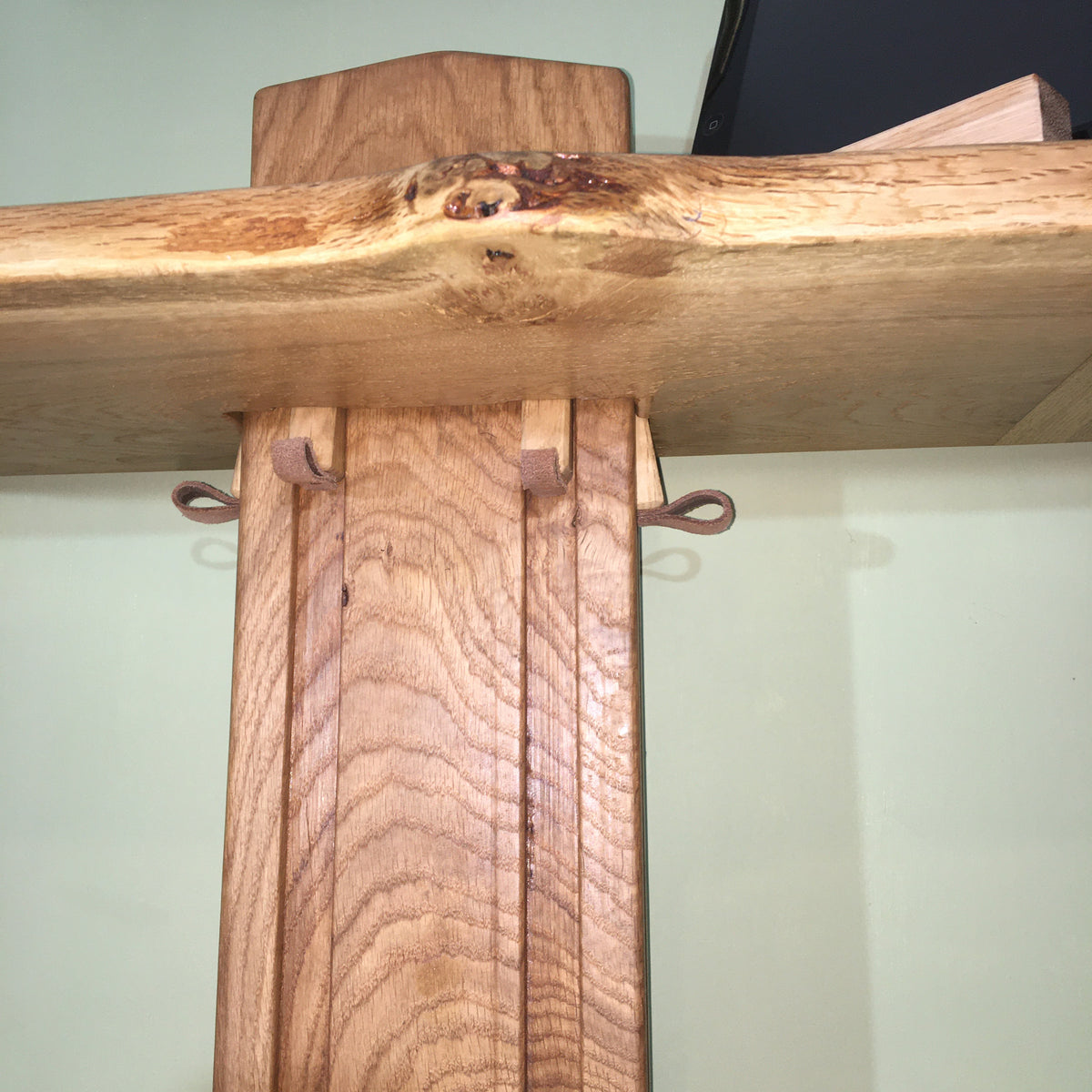 Standing desk, Adjustable, Solid Oak, Wall mounted. (Sue)