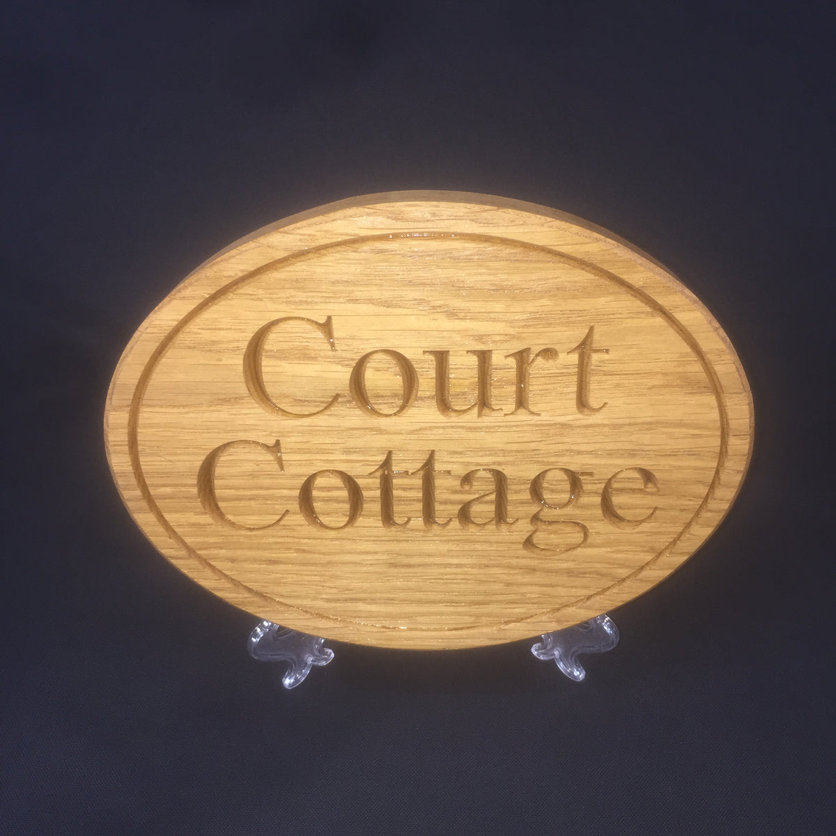 Solid Oak Oval House Name Sign. (L 23cm : H 18cm : D 2.5cm.)